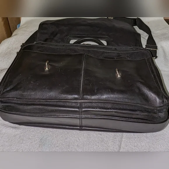 Vintage Coach double turn lock laptop briefcase.0532